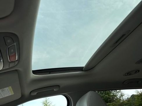 Certified 2025 Kia Telluride S image 17