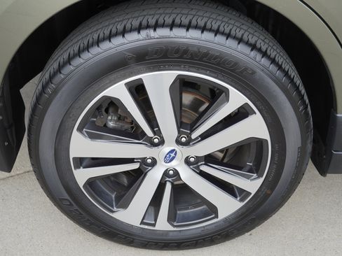 Used 2018 Subaru Outback 2.5i Limited image 11