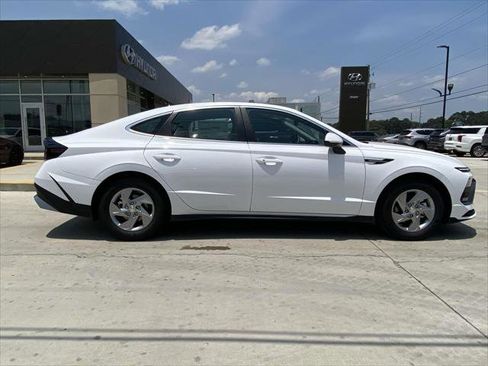 New 2025 Hyundai Sonata SE FWD image 2