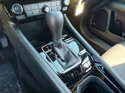 New 2026 Jeep Compass Trailhawk w/ Sun, Sound & Navigation Group AWD/4WD image 18