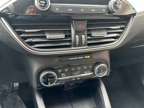 Used 2022 Ford Escape SE image 15