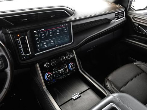 Used 2022 GMC Yukon Denali AWD/4WD image 24