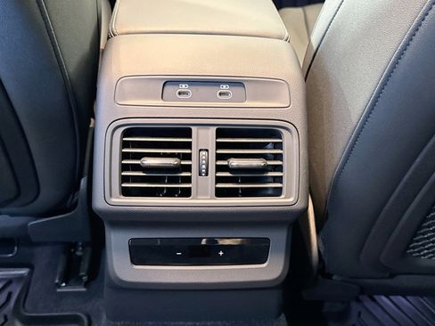 Used 2025 Audi Q5 Premium w/ Convenience Package image 23