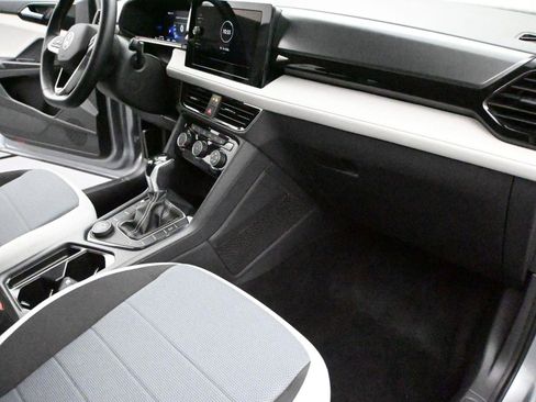 Certified 2025 Volkswagen Taos S w/ Taos Adventure Package (SXB) image 15