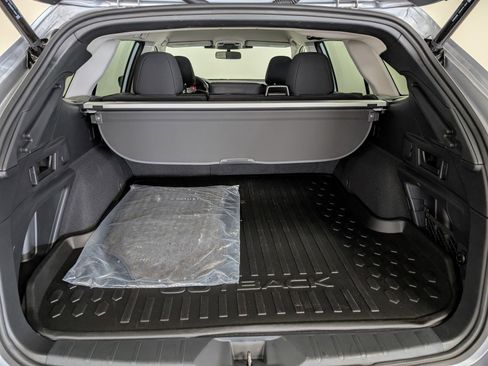 Used 2025 Subaru Outback Premium image 21