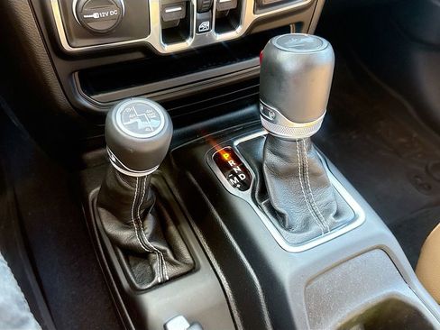 Used 2023 Jeep Wrangler Unlimited Sahara w/ Cold Weather Group AWD/4WD image 18