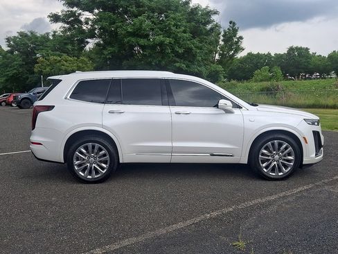 Used 2024 Cadillac XT6 Premium Luxury AWD/4WD image 10