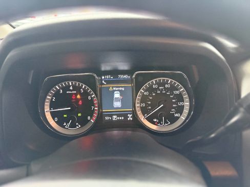 Used 2019 Nissan Titan SV w/ SV Convenience Package image 46