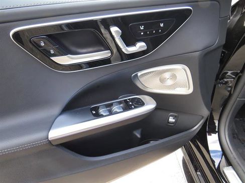 Used 2025 Mercedes-Benz C 300 4MATIC Sedan image 9