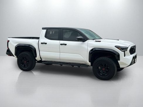 Certified 2025 Toyota Tacoma TRD Pro AWD/4WD image 4