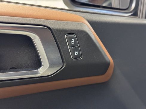 Used 2022 Ford Bronco Outer Banks image 9