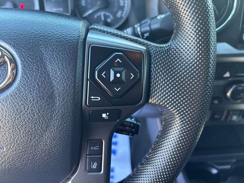 Used 2023 Toyota Tacoma TRD Off-Road w/ Technology Package AWD/4WD image 18