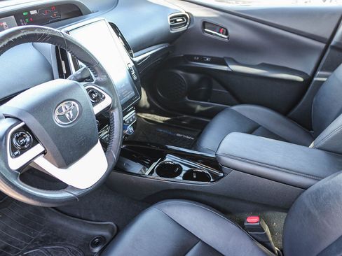 Used 2018 Toyota Prius Prime Premium image 18