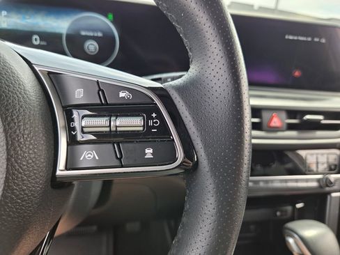 Used 2024 Kia Seltos SX w/ SX Sunroof Package image 25