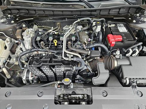 Used 2024 Nissan Altima 2.5 SV FWD image 22