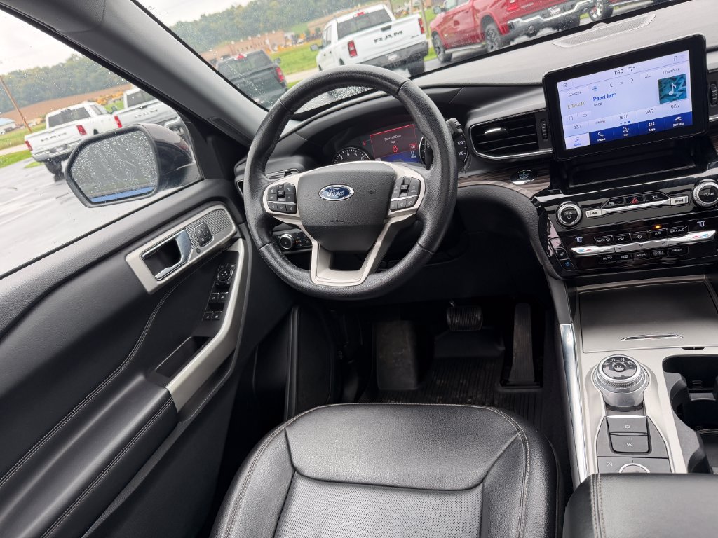 Used 2021 Ford Explorer Limited w/ Equipment Group 301A AWD/4WD image 26