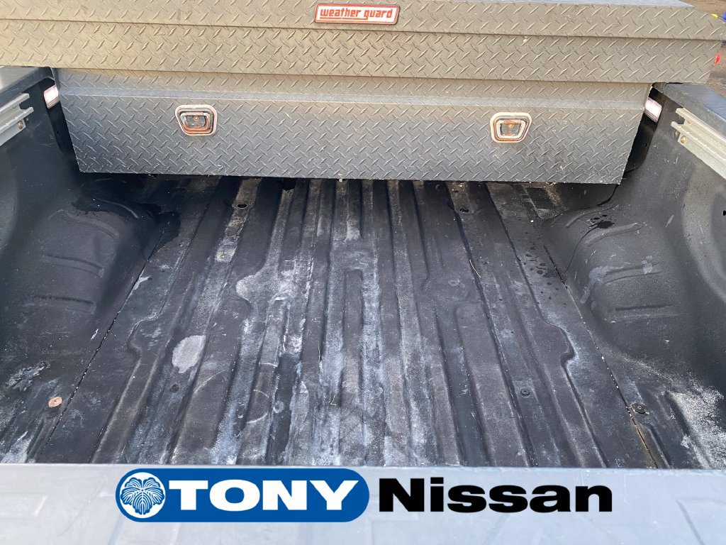 Used 2023 Nissan Titan SV w/ SV Convenience Package RWD image 28