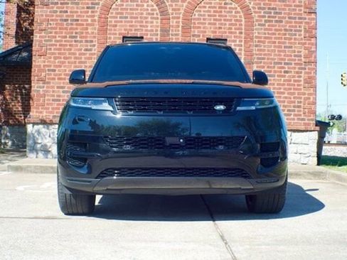 Used 2024 Land Rover Range Rover Sport SE image 2