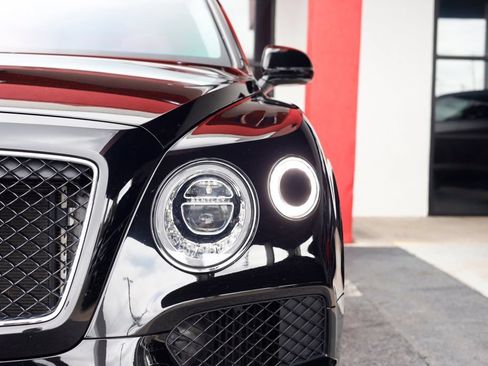 Used 2019 Bentley Bentayga AWD/4WD image 5