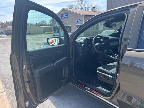 Used 2023 Chevrolet Colorado Trail Boss w/ Advanced Trailering Package AWD/4WD image 19