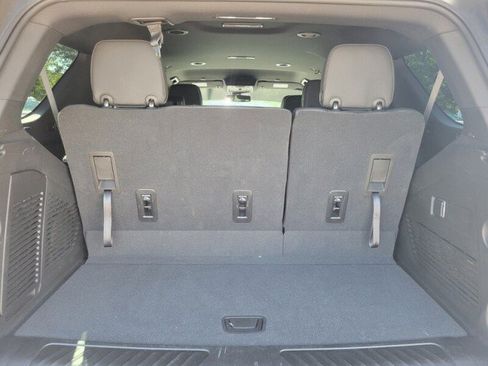 Used 2023 GMC Yukon SLT RWD image 7