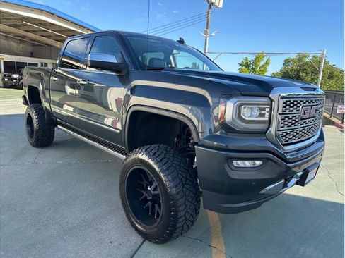 Used 2017 GMC Sierra 1500 Denali w/ Denali Ultimate Package AWD/4WD image 5