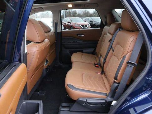 Used 2024 Nissan Pathfinder Platinum w/ Cargo Package image 11