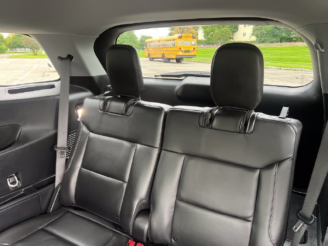 Used 2023 Ford Explorer XLT w/ Equipment Group 202A AWD/4WD image 25