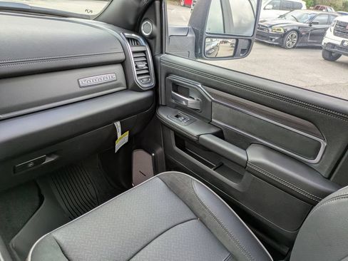 New 2026 RAM 2500 Laramie AWD/4WD image 21