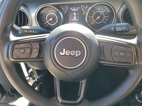 Used 2022 Jeep Gladiator Sport image 28