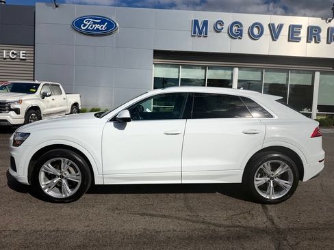 Used 2023 Audi Q8 Premium w/ Convenience Package AWD/4WD image 5