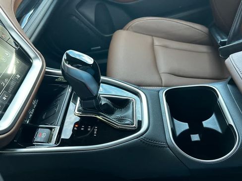 Certified 2025 Subaru Outback Touring AWD/4WD image 19