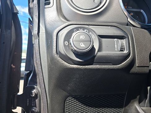 Certified 2023 Jeep Gladiator Willys image 22