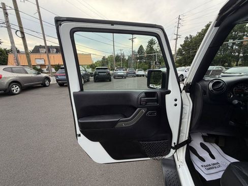 Used 2016 Jeep Wrangler Unlimited Sport w/ Quick Order Package 24S AWD/4WD image 13