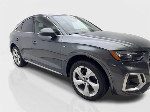 Used 2023 Audi Q5 2.0T Premium w/ Convenience Package image 12