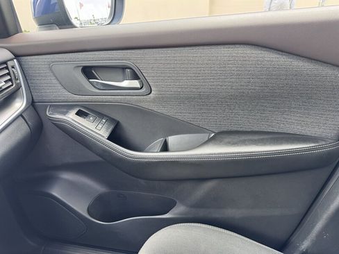 Used 2023 Nissan Rogue SV FWD image 12