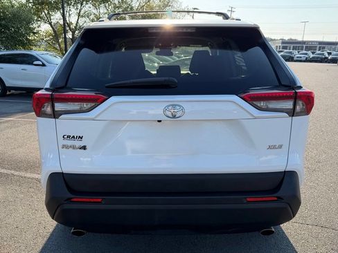 Used 2020 Toyota RAV4 XLE FWD image 6