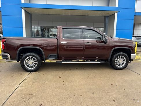 Used 2024 Chevrolet Silverado 2500 LTZ w/ LTZ Convenience Package image 2