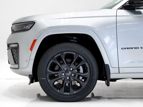 New 2026 Jeep Grand Cherokee L Limited AWD/4WD image 27