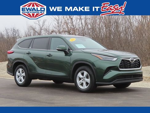 Used 2023 Toyota Highlander L image 1