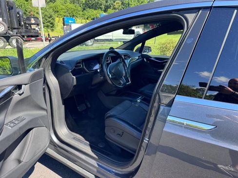 Used 2017 Tesla Model X 75D AWD/4WD image 8