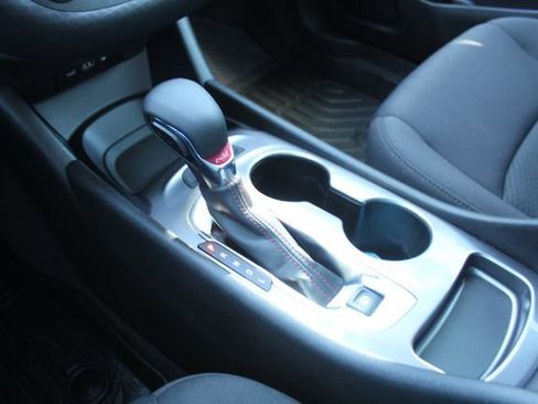 Used 2023 Chevrolet Malibu RS FWD image 27