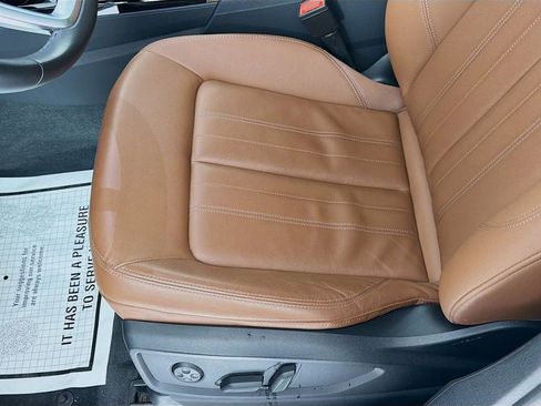 Used 2023 Audi Q5 2.0T Premium w/ Convenience Package image 19