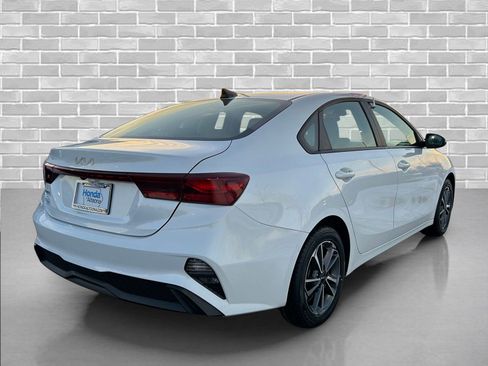 Used 2023 Kia Forte LXS image 4