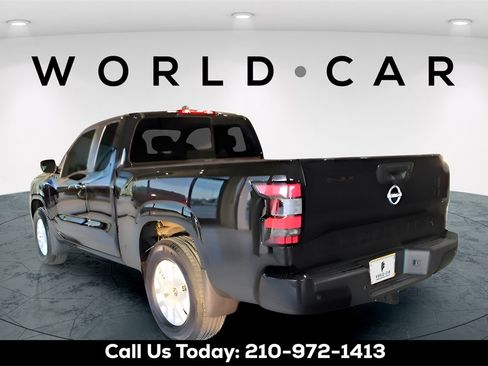 Used 2024 Nissan Frontier SV w/ SV Convenience Package image 5