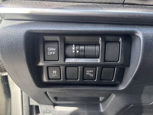 Used 2018 Subaru Crosstrek 2.0i Limited image 18