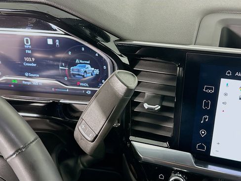 Used 2023 GMC Sierra 1500 Elevation image 24