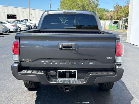 Used 2023 Toyota Tacoma Limited image 10