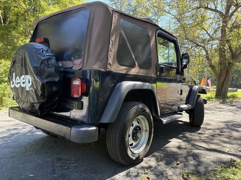 Used 2004 Jeep Wrangler SE AWD/4WD image 8