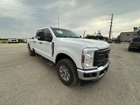 Used 2024 Ford F250 XL w/ FX4 Off-Road Package AWD/4WD image 3